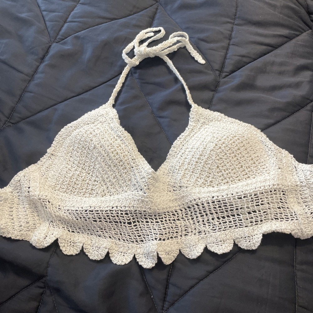 American Flirt White Crochet Halter‎ Top Medium Cotton Boho Scalloped Hem